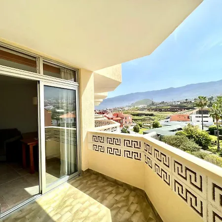 One Bedroom With Beautiful Pool, Breakfast Included Appartement