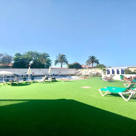 One Bedroom With Beautiful Pool, Breakfast Included Appartement