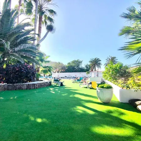 One Bedroom With Beautiful Pool, Breakfast Included