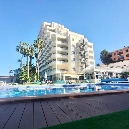 One Bedroom With Beautiful Pool, Breakfast Included *