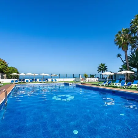 One Bedroom With Beautiful Pool, Breakfast Included