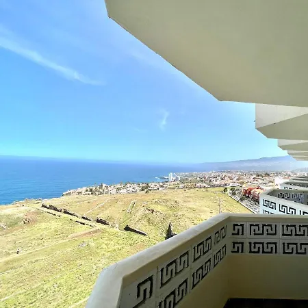 One Bedroom With Beautiful Pool, Breakfast Included 아파트