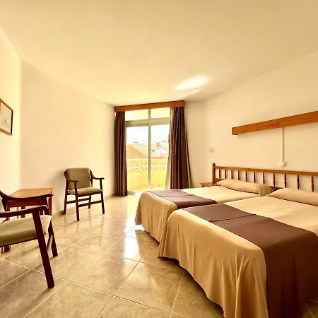 One Bedroom With Beautiful Pool, Breakfast Included * 로스 레알레호스