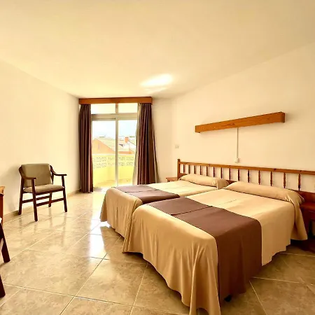 아파트 One Bedroom With Beautiful Pool, Breakfast Included